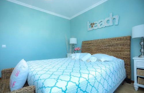 Buarcos Apartment | Beach Barbecue by Rent4All