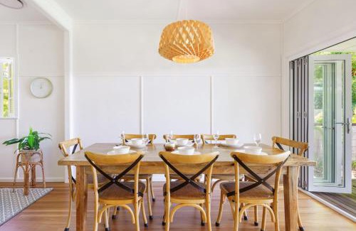 Moffat Beach House | Beach Bliss at Moffat Beach: Pet-Friendly Family Getaway