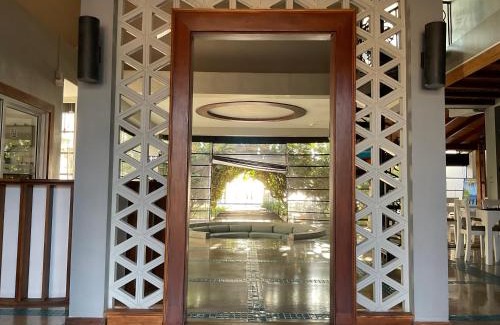 Nilaveli Apartment | Oceanfront Beach Bliss with Private Pool and Restaurant