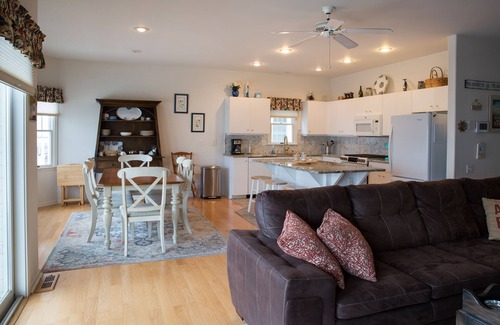 South End Condo | Beach Block Oasis: 4 Bedroom Steps from the Ocean