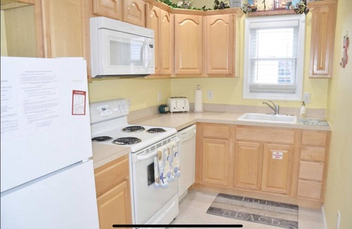 Cape May - Wildwood Condo | Ideal Beach Block Retreat: Pool and Ocean View Awaits