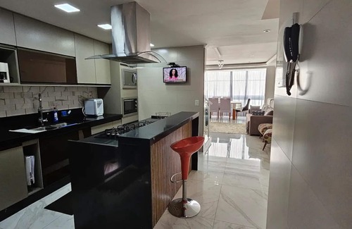 Recreio dos Bandeirantes House | Cozy Beach House with Private Pool Near the Ocean