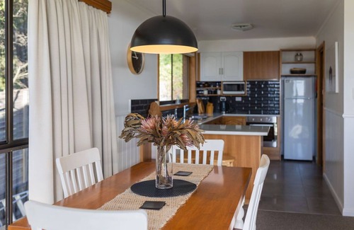 Bicheno Apartment | Relax at Beach Break - Diamond Island with Ocean Views