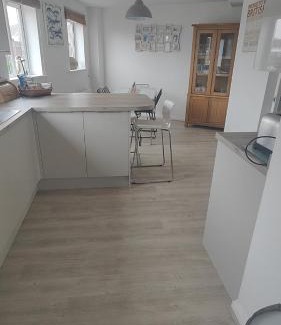Port Talbot House | Beach Break Aberavon: Oceanfront Family Retreat by the Sea