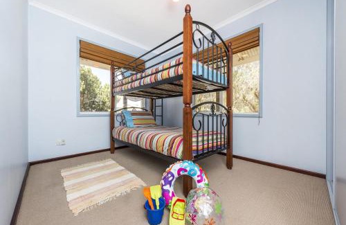 Lancelin House | Family-Friendly Beach Break with Ocean Views