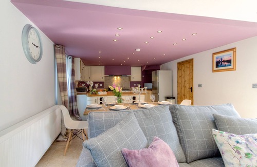 Caister-on-Sea Cottage | Cozy Beach Breeze Cottage: Guest Rated 9.8/10 with Ocean View