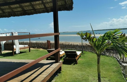 Ponta do Anel Ski Chalet | Beach Bungalow with Ocean View & Pet-Friendly Amenities