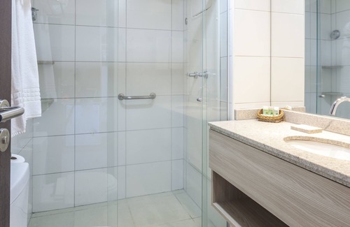 Boa Viagem Hotel | Beach Class Convention: A 4-Star Retreat with Pool & Spa