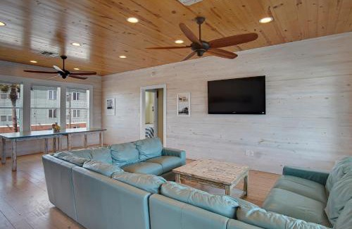 Port Aransas House | Beach Club 2 in Port Aransas: Your Pet-Friendly Retreat