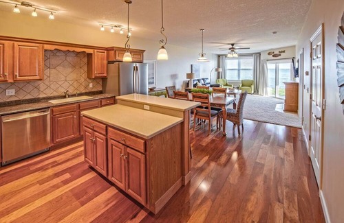 Celina Apartment | Unwind at Beach Club Escape: Lakeside Condo with Hot Tub