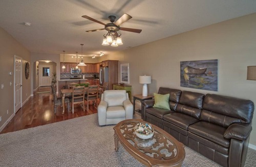 Celina Apartment | Unwind at Beach Club Escape: Lakeside Condo with Hot Tub