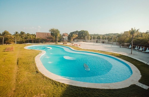 Tierra Bomba Island Villa | Experience Beach Club Hi Cartagena: Ocean Views & Poolside Fun