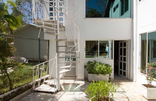 Punta Sur House | Beachfront Getaway in San Andres Islands with Ocean Views