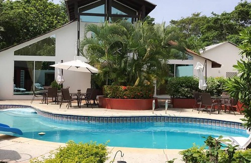 Punta Sur House | Beachfront Getaway in San Andres Islands with Ocean Views