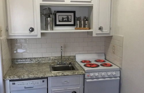 North Beach Condo | Ocean View Beach Condo in Corpus Christi with Hot Tub