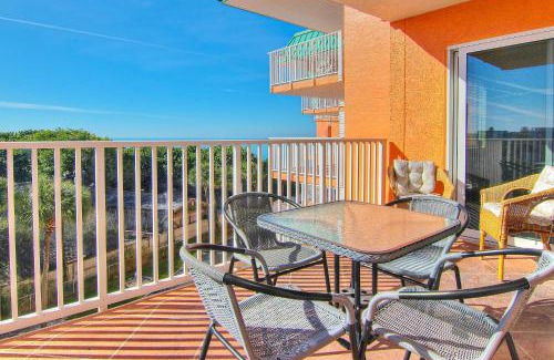 Indian Shores Apartment | Relaxing Beach Cottage 1403 with Pool & Hot Tub Access