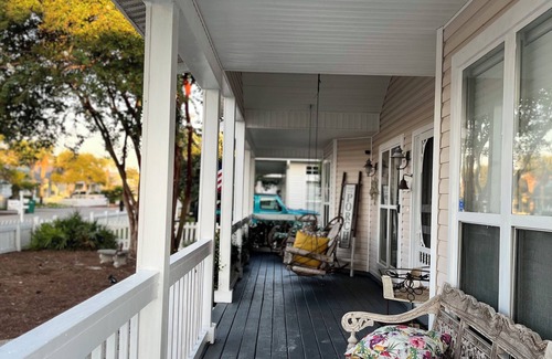 Clipper Cove Cottage | Beach Cottage: 3BR Oceanfront Retreat with Golf Cart Access