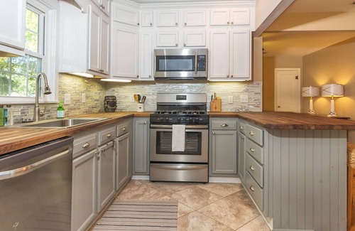 Ocean Springs House | Beach Cottage Bechtel Blvd: Guest Rated 9.8 with Ocean Views