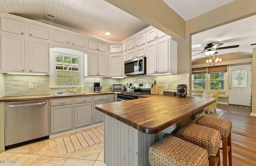 Ocean Springs House | Beach Cottage Bechtel Blvd: Guest Rated 9.8 with Ocean Views