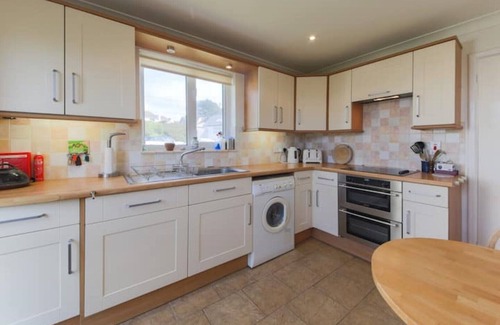 St Merryn Cottage | Perfect Beach Cottage in Constantine Bay - Family-Friendly Stay