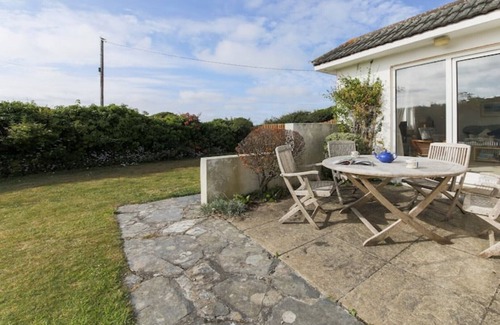 St Merryn Cottage | Perfect Beach Cottage in Constantine Bay - Family-Friendly Stay