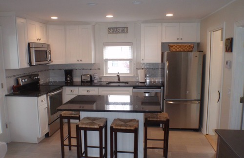 Easton's Point Cottage | Oceanfront Beach Cottage Just Steps from Easton's Beach