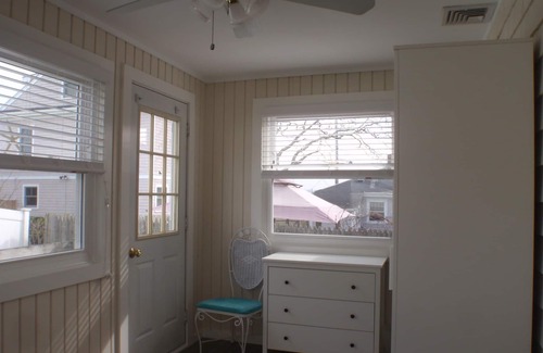 Easton's Point Cottage | Oceanfront Beach Cottage Just Steps from Easton's Beach