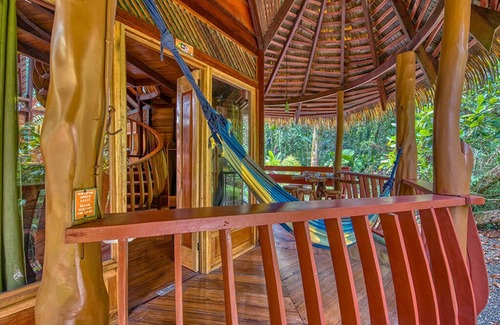 Chiguata House | Discover The Tree House Lodge: Oceanfront Ecolodge Retreat