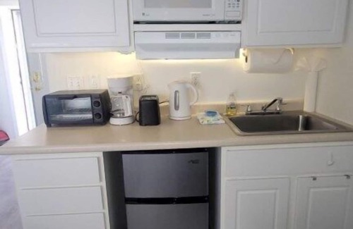 Hampton Condo | Unwind at 6 Ashworth Ave: Ideal for Fun and Relaxation