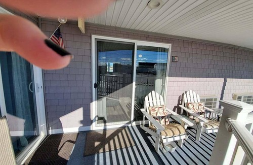 Hampton Condo | Unwind at 6 Ashworth Ave: Ideal for Fun and Relaxation