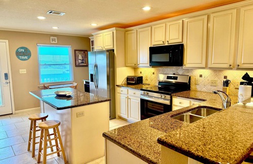 Villa Sabine Condo | Beach Daze: Guest Rated 9.8 with Oceanfront Amenities