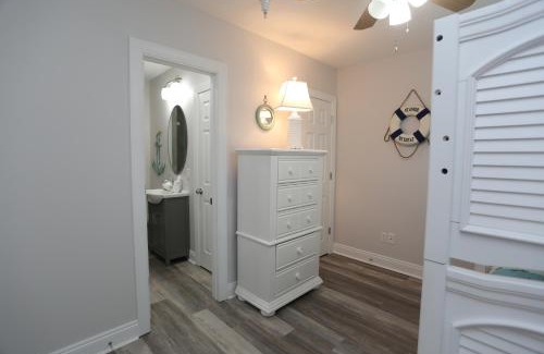 Mexico Beach Apartment | Discover Beach Destiny: Family-Friendly Getaway with Pool