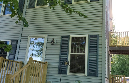 Moody Condo | Beach Dreams: Oceanfront Two-Bedroom Condo in Wells, ME
