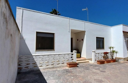 Torre Specchia Ruggeri House | Beach Front Holiday House with Private Garden & Ocean View