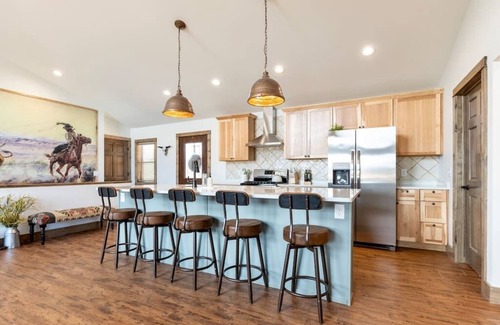 New Lisbon Cottage | Relax by the Beach with Fire Pits & Scenic Views