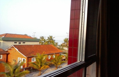 Praia Grande Apartment | Affordable Beach Fit Hotel with Kitchen Amenities