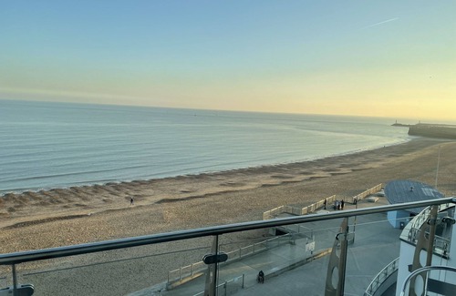 Ramsgate Condo | Oceanfront Beach Flat with Pet-Friendly Amenities in Ramsgate