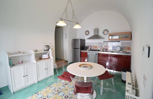 Raito Apartment | Scenic Villa Apartment with Ocean Views Near Vietri