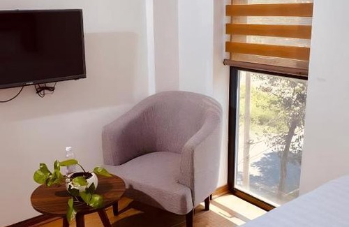 Cua Lo Apartment | Budget-Friendly Beach Front 1986s Hotel for Families