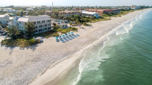 Holmes Beach House | Beach Front 2 Bedroom B with Ocean View and Pool Access