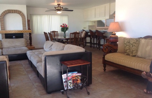 South Mission Beach House | Beachfront 5-Bedroom Gem with Ocean View and Spa