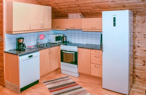Sjernarøy Apartment | Relaxing 3 Bedroom Stay in Scenic Sjernarøy