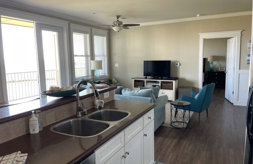 Red Fish Cove Condo | Beachfront Bliss at Pointe West: Rated 9.8 with Pool & Spa