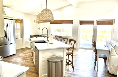 Placida House | Oceanfront 3BD/3BA Retreat with Ocean View & Breakfast