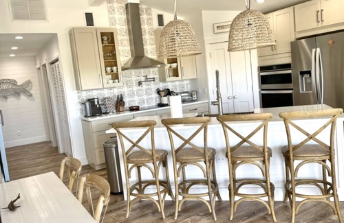 Placida House | Oceanfront 3BD/3BA Retreat with Ocean View & Breakfast