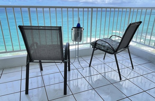La Pared Condo | Cozy Beach Front Condo in Luquillo, PR - Rated 9.2/10