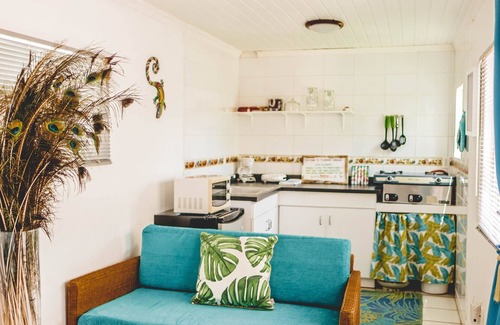 Pos Chiquito Cottage | Relaxing Beach Front Cottage with Spa and Breakfast Included