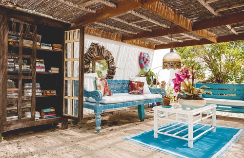 Pos Chiquito Cottage | Relaxing Beach Front Cottage with Spa and Breakfast Included