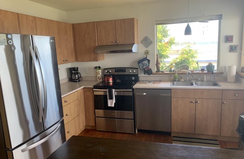 Campbell River House | Beachfront Duplex Retreat with Ocean Views near Campbell River