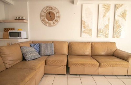Hastings Point Apartment | Beachfront Family Retreat in Hastings with Ocean View